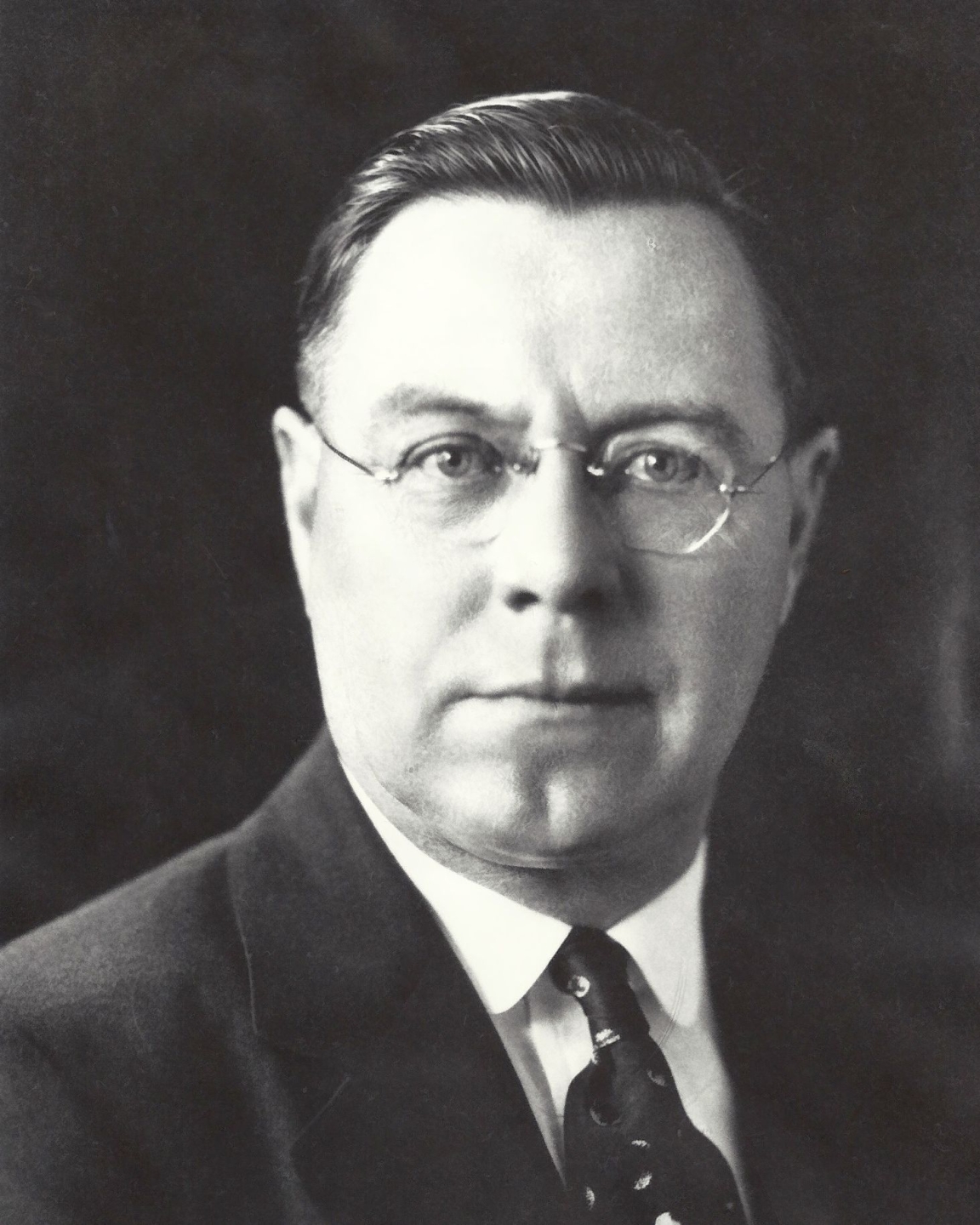 Headshot photo of Iver Acker