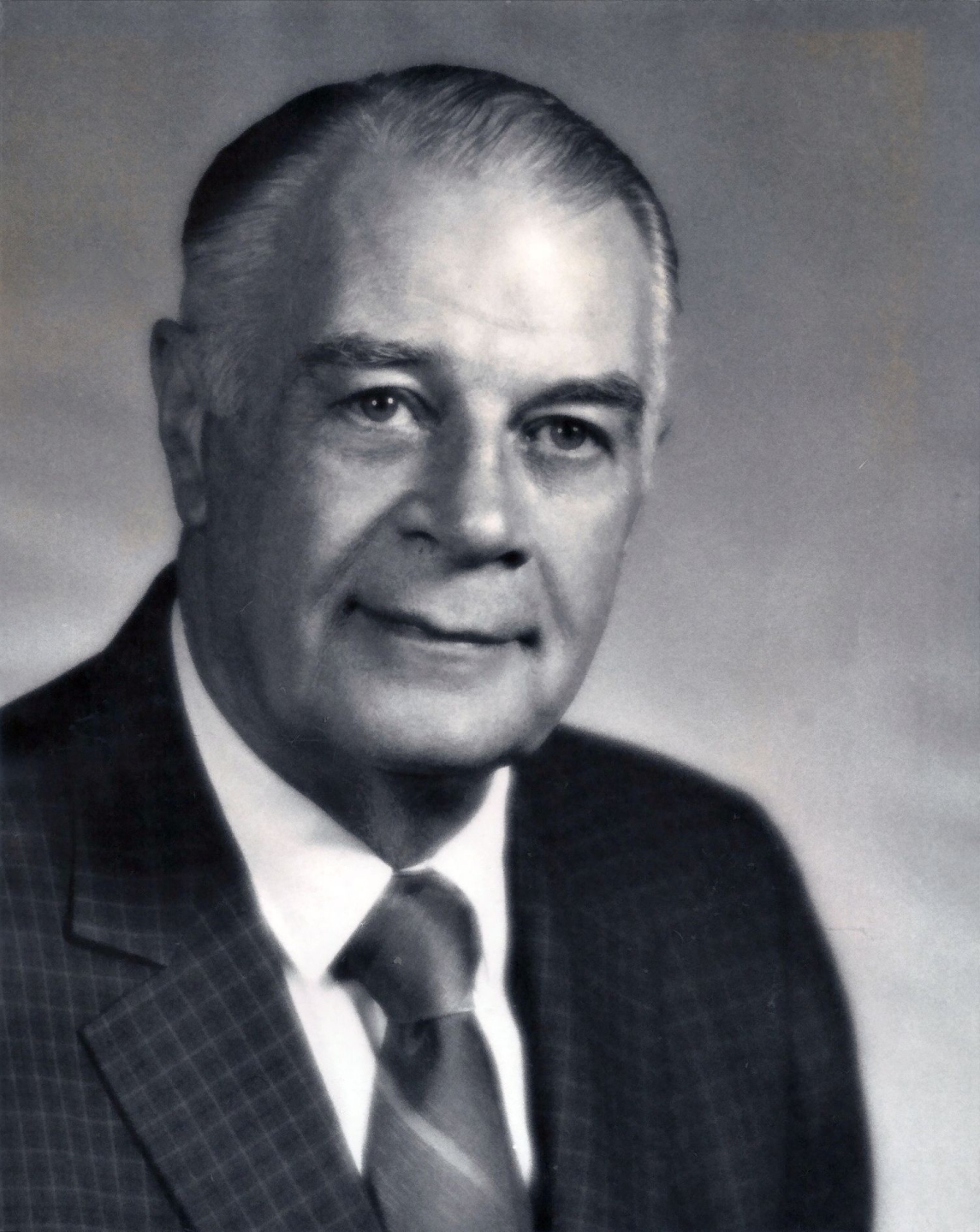 Headshot photo of William DePuy