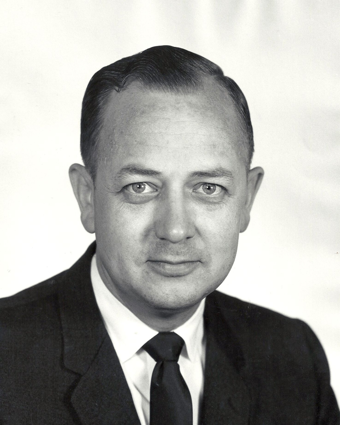 Headshot photo of Lloyd Omdahl