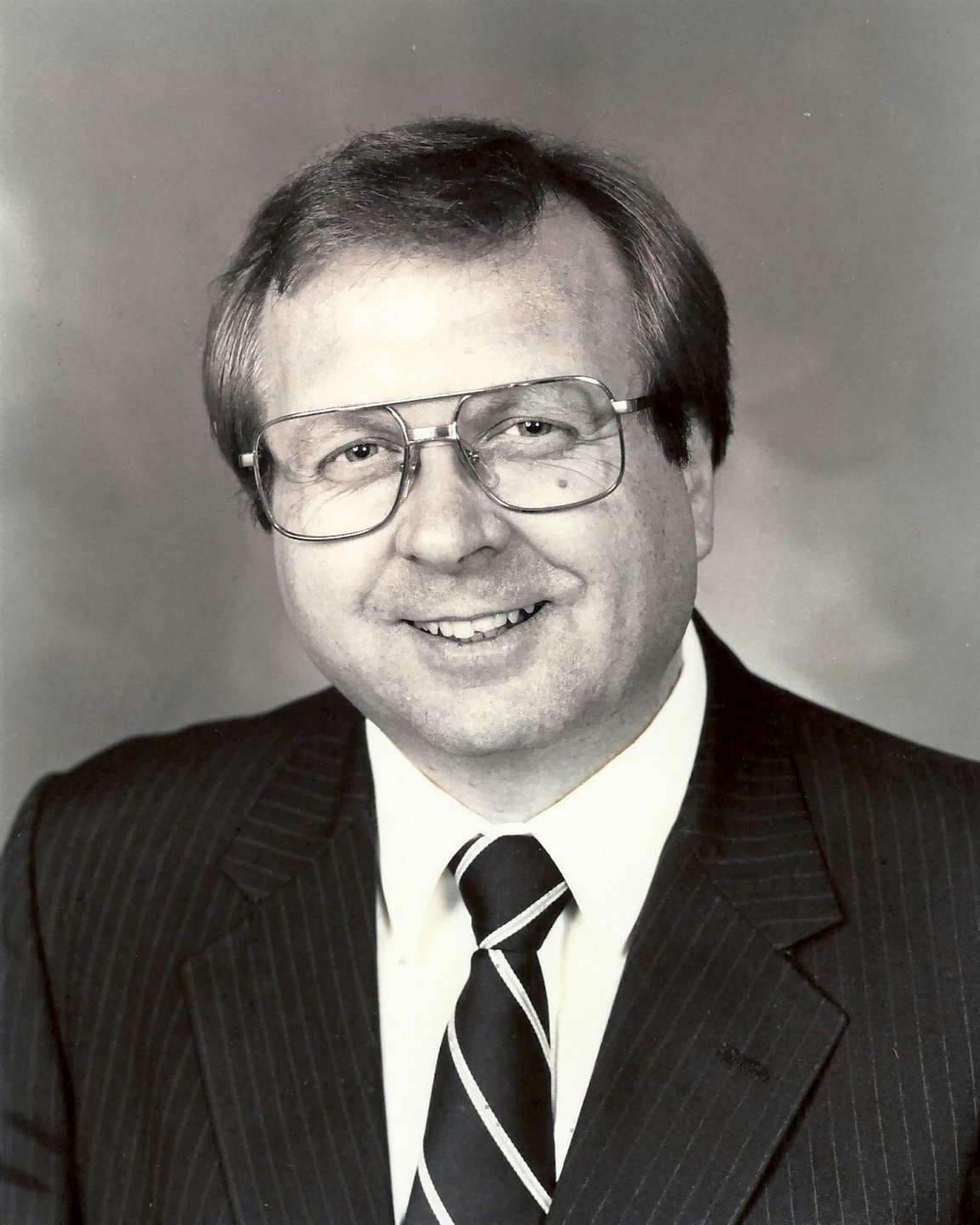 Headshot photo of Bob Hanson